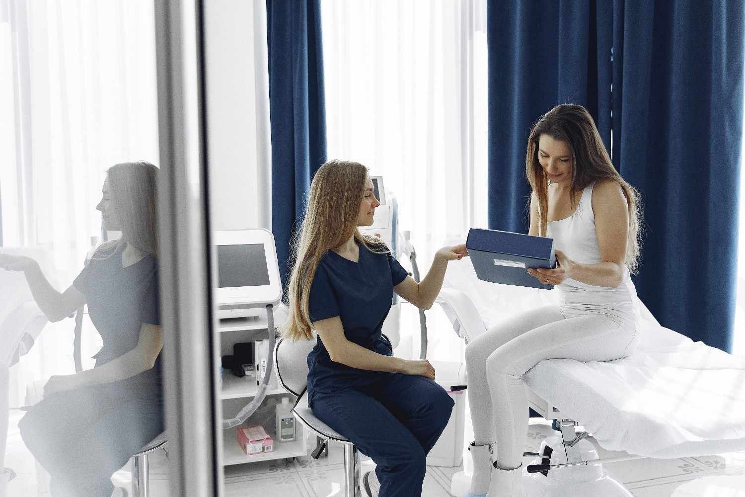 CQC-registered aesthetic clinic London - AM Aesthetics professional treatment rooms