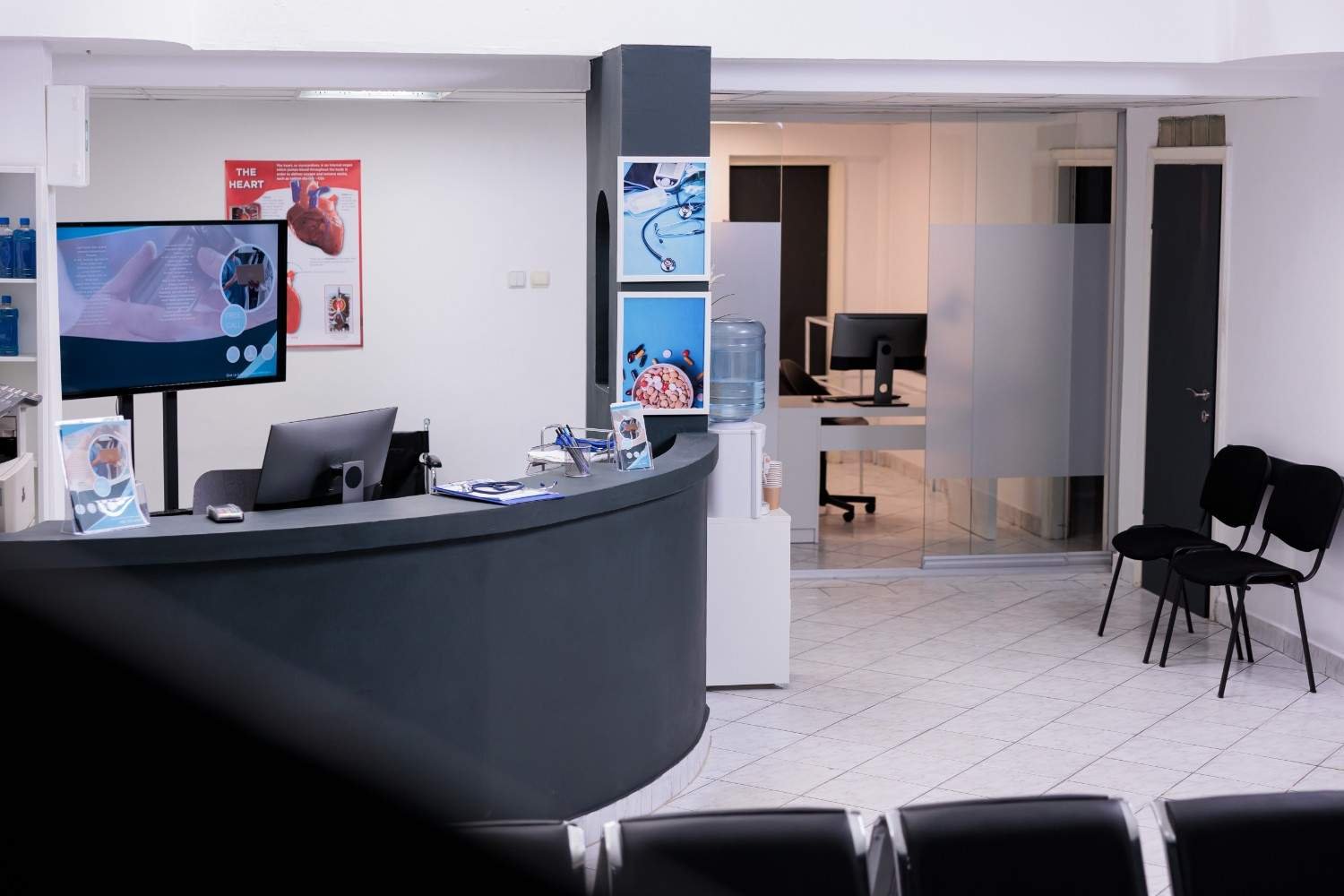 Welcoming consultation room at AM Aesthetics London for undereye treatment consultations